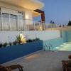 İzmir ceşme de tesetürlü aiilere uygun lüks  havuzlu kiralık villa Resim