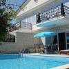 İzmir ceşme de tesetürlü ailelere uygun lüks  havuzlu kiralık villa Resim